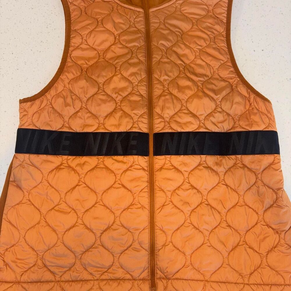 Nike Men’s Large orange quilted vest